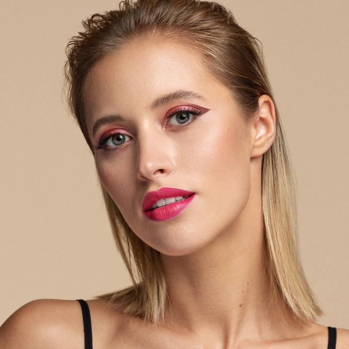 Actual product image Catrice Pro Slim Eyeshadow Palette Blushing Ocean (10)