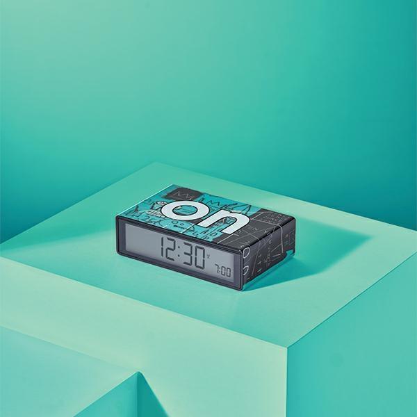 Actual product image Lexon Flip+ X JMB Budzik sterowany radiowo czarny/equals pi LR150BSQ-B
