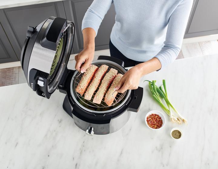 Actual product image Ninja OL650EUFoodi MAX 12-in-1 SmartLid Multicooker (CH plug)