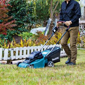 Actual product image Makita DLM380PT2 (Rechargeable battery operated)