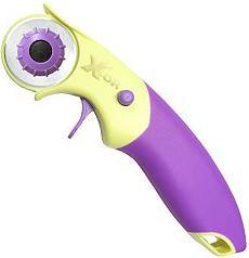 Actual product image Donwei Rotary cutter 28mm SB from XSOR Comfort with soft ABS handle