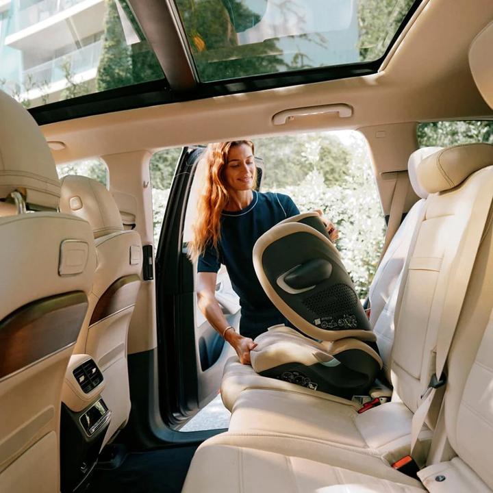 Actual product image Cybex Solution G2 I-Fix (Booster seat, ECE R129/i-Size Standard)