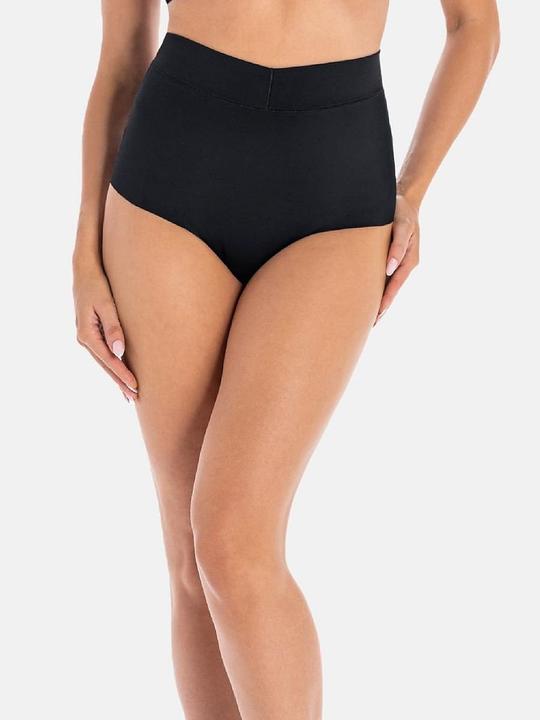 Teyli Höschen model