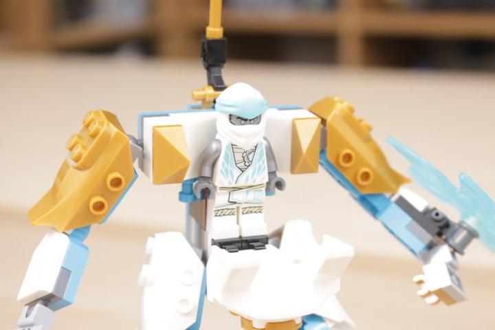 Actual product image LEGO Zane's Power Up Mech EVO (71761, LEGO Ninjago)