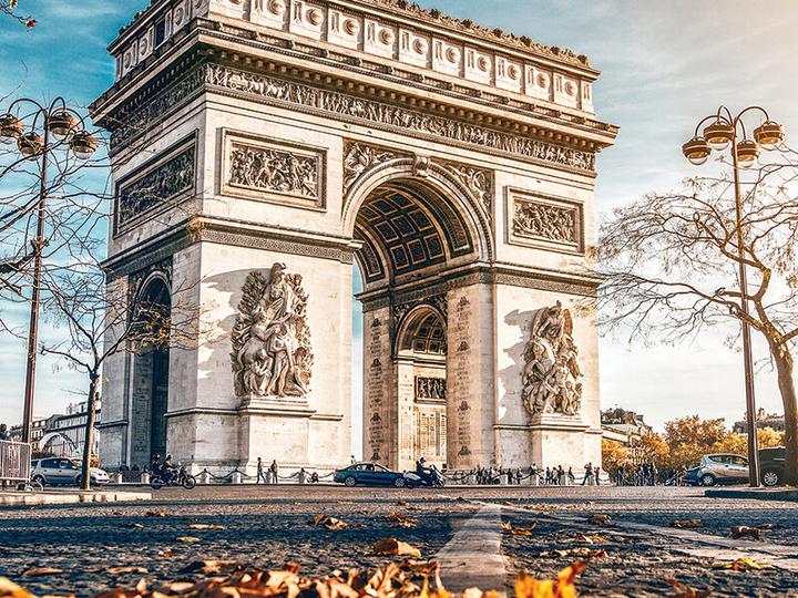 Immagine prodotto Smartbox L'amour a Parigi: 2 notti con gita in barca e cena per 2 persone (2 pers.)