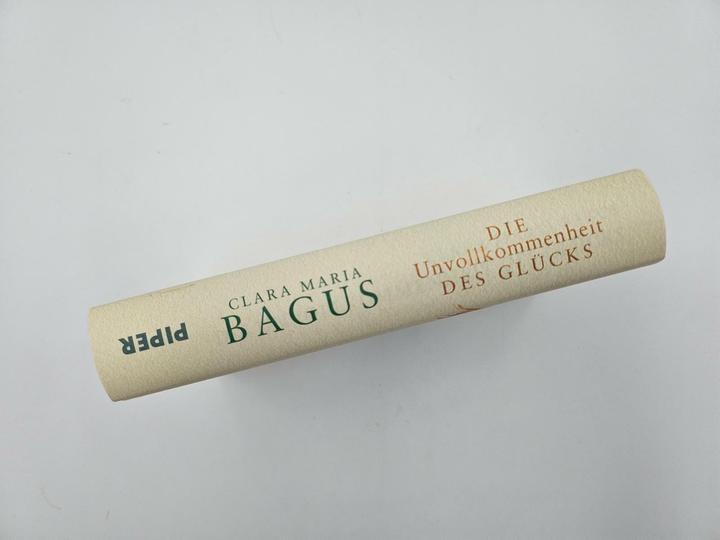 Actual product image Piper Die Unvollkommenheit des Glücks (German, Clara Maria Bagus, 2024)