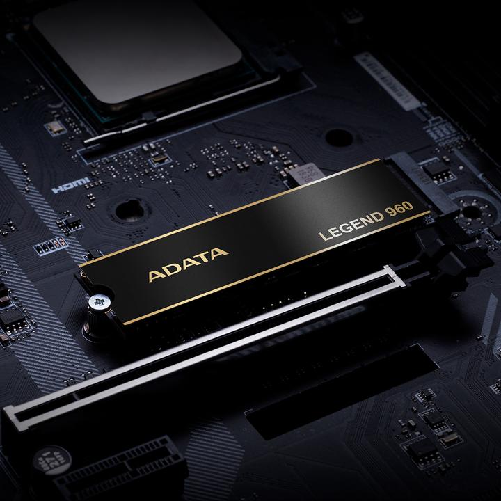 Produktbild Adata Legend 960 (4000 GB, M.2 2280)