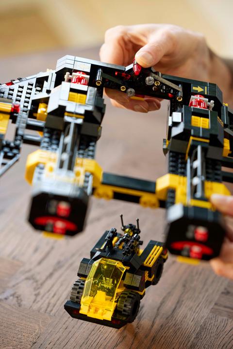 Image du produit LEGO Blacktron Renegade (10355, LEGO Icons, LEGO difficiles à trouver)