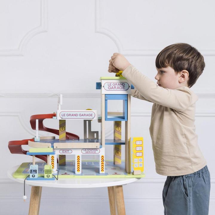 Actual product image Le Toy Van The big garage