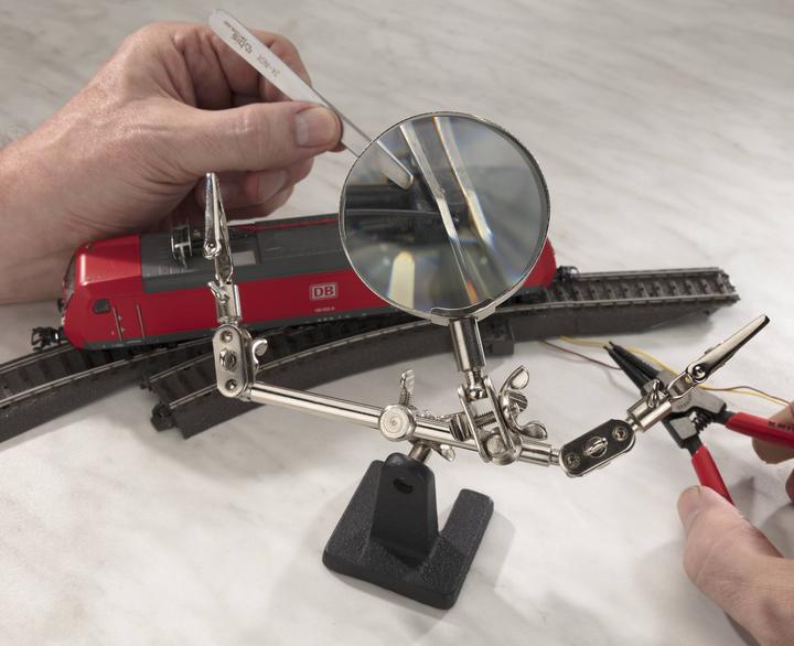 Actual product image Goobay Soldering aid / third hand with magnifying glass 2.5x magnification (Third hand)