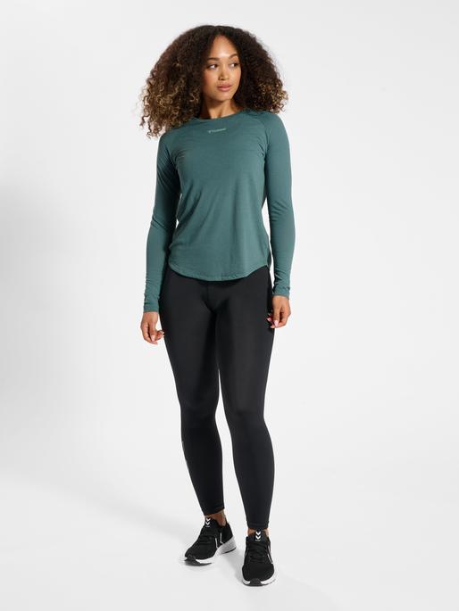 Actual product image hummel Mt Vanja T-Shirt L/S (XS)