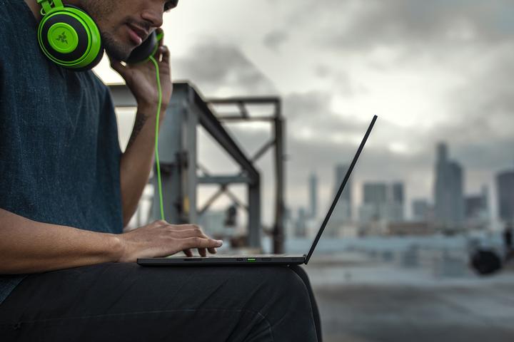 Actual product image Razer Blade 15 D5NT (15.60", I7-10750H, 16 GB, 512 GB, DE)