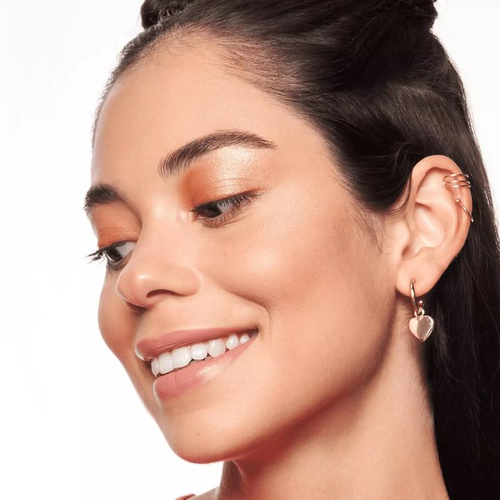 Produktbild essence Baby Got Glow liquid highlighter (10 Sassy in Silk, Highlighter)