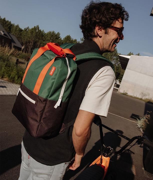 Actual product image Hello Hossy Dark Green Backpack - Urbane Rucksäck (18 l)