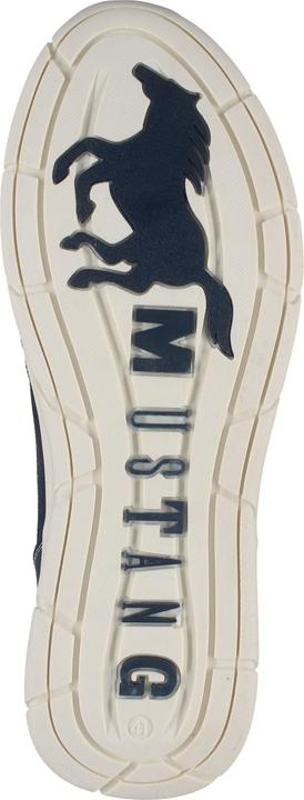 Actual product image Mustang This comfortable and classic trainers from is a fashionable highlight. The shoe can be (44)