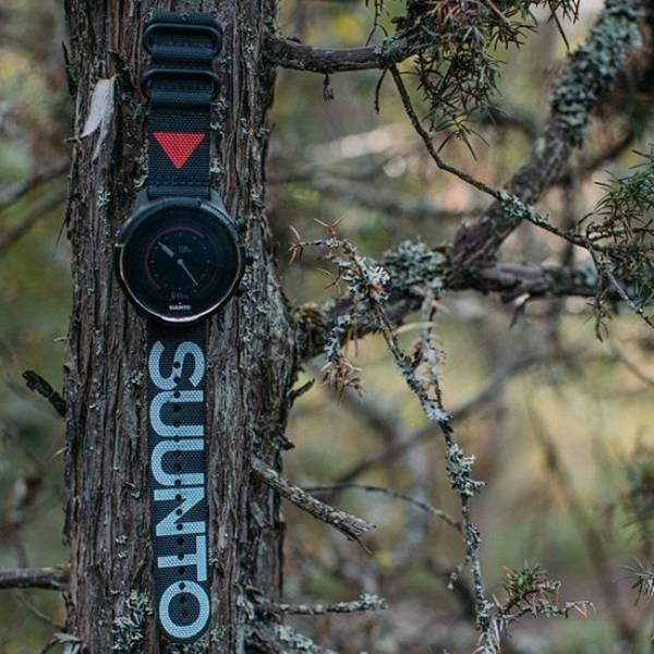 Image du produit Suunto 9 Baro Titanium édition Ambassador + bracelet silicone (50 mm)