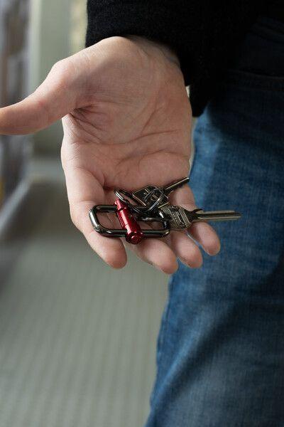 Actual product image Troika 2-WAY KEY Porte-clés avec 3 anneaux et fermeture coulissante, rouge/noir chromé