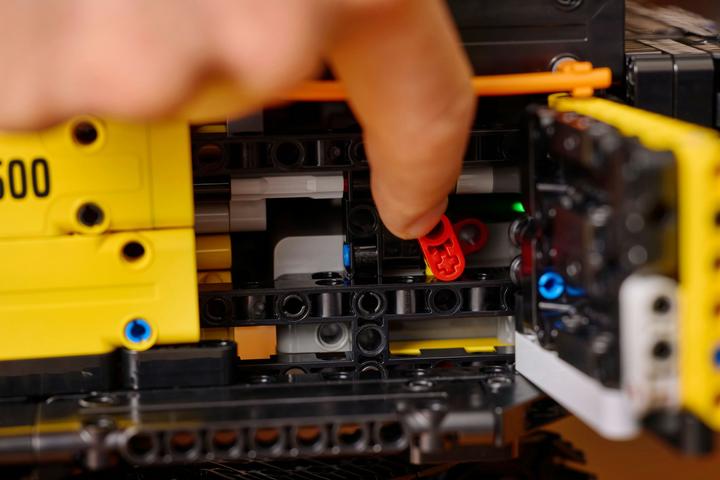 Actual product image LEGO Volvo EC500 Hybrid excavator (42215, LEGO Technic)