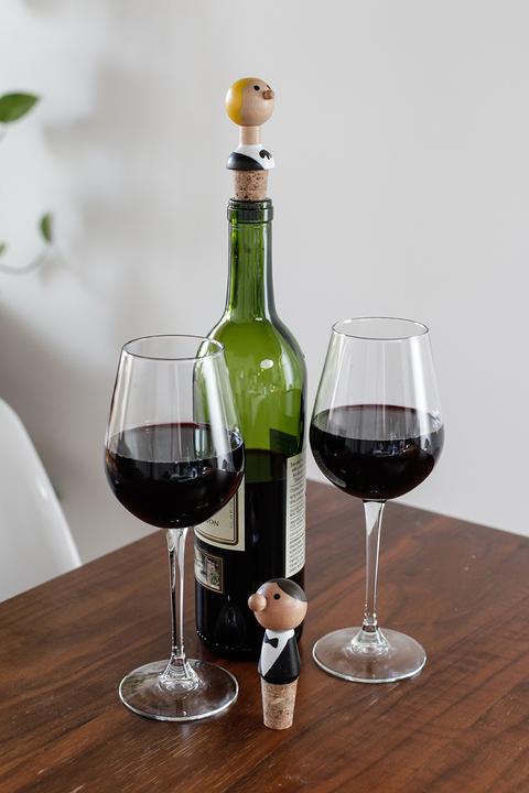 Actual product image Kikkerland Waiter (Wine stopper)