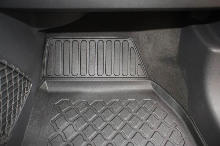 Actual product image Aristar All-weather floor mats for Opel Zafira B + Family from 2005 to 2014 (1 set of 4 floor mats)
