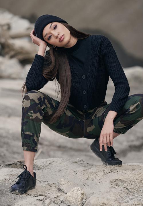 Actual product image Urban Classics Ladies High Waist Camo Cargo Pants (28)
