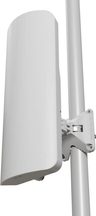 Actual product image MikroTik L22UGS-5HAXD2HAXD-15S - (2400 Mbit/s)