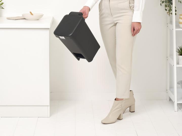Actual product image Brabantia StepUp Bin (10 l)