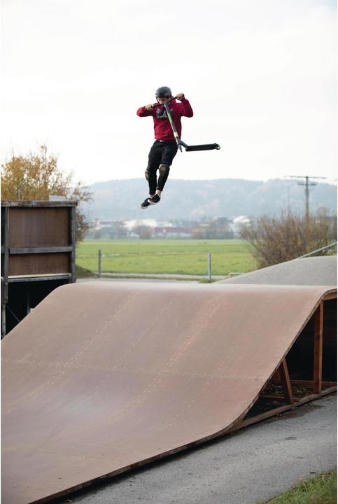 Actual product image Schildkröt Stunt Scooter Kickless