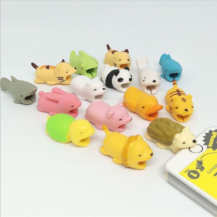 Produktbild Hurtel Phone cable cover in the shape of a squirrel