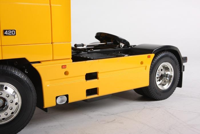 Actual product image Tamiya Volvo FH12 Globetrotter 420 (Kit)