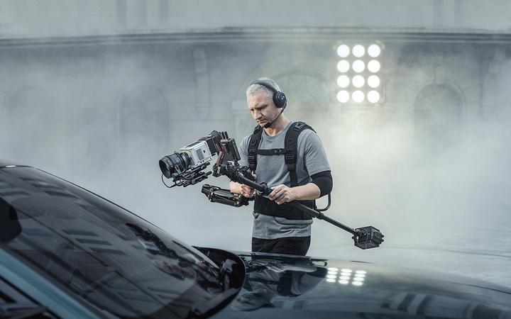 Produktbild DJI RS 3 Pro (Systemkamera, Spiegelreflexkamera, 4.50 kg)