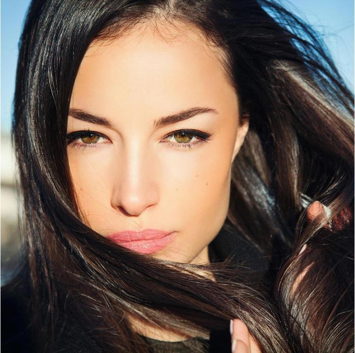 Actual product image Ailoria Flawless (Hair straightening brushes)