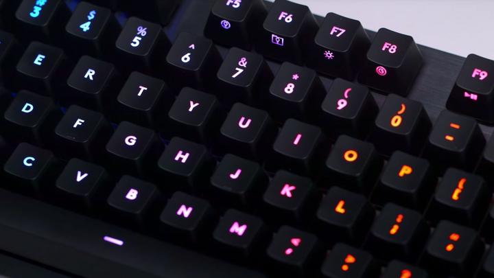 Produktbild Logitech G513 Carbon (CH, Kabelgebunden)