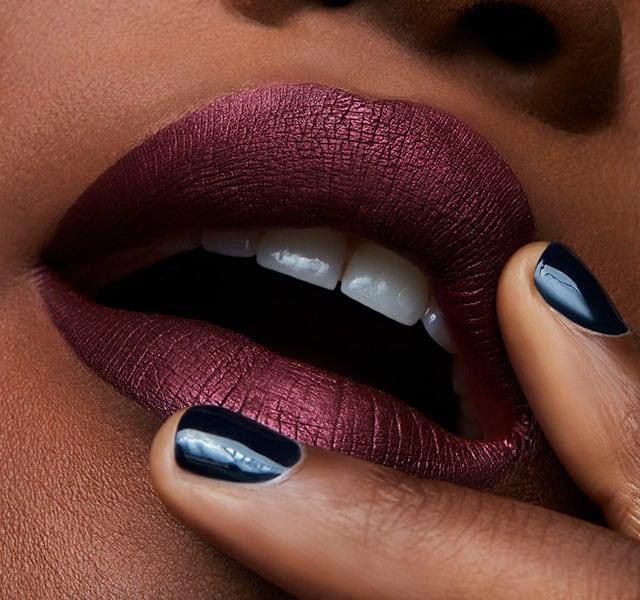 Actual product image MAC Cosmetics Retro Matte Liquid Lipcolour (Crowned)