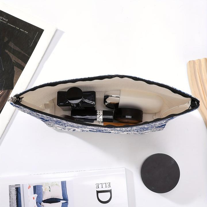 Actual product image Only-Bags.Store Chic Blau & Weiss Porzellan Floral Kosmetiktasche für Frauen - wasserdicht, grosse Kapazität