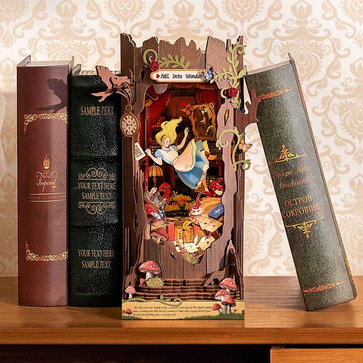 Actual product image Robotime Bausatz Alice im Wunderland, Modell Art: Book Nook