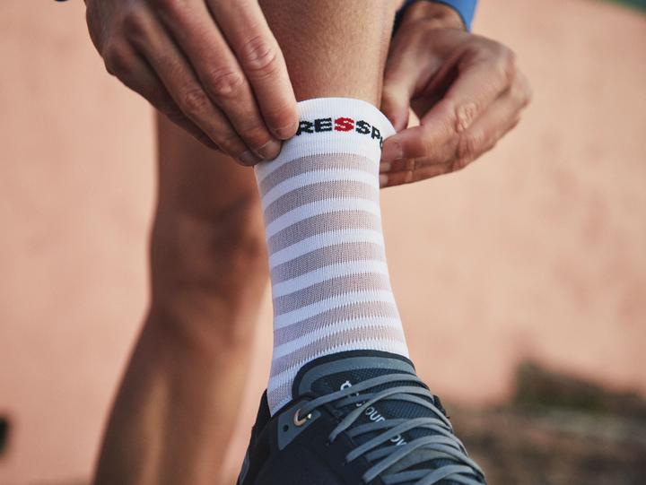 Actual product image Compressport Pro Racing Socks v4.0 Ultralight Run High (39 - 41)