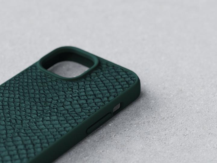Actual product image Njord Hard Cover Salm.Leather Magsafe Case Dark Green (Apple iPhone 15)