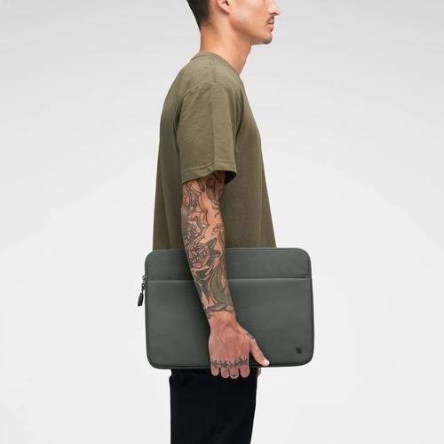 Actual product image Incase Compass Brief 13" w/Flight Nylon - Black (13.30", Apple)