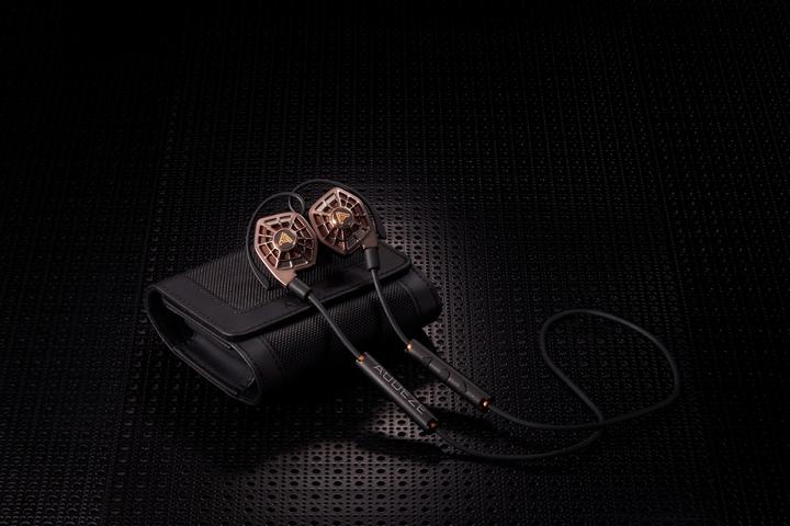 Actual product image Audeze CIPHER Bluetooth cable for iSine10 and iSine20 (60cm, iSine 10, iSine 20)