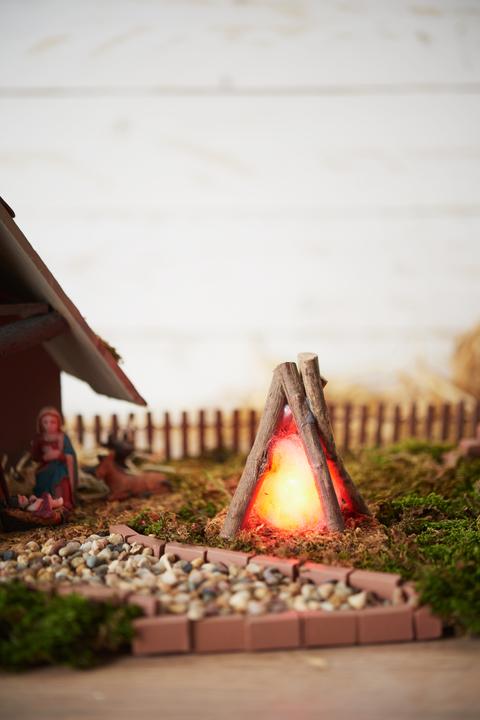 Image du produit VBS Feu de camp LED, bois, env. 8x6x10cm