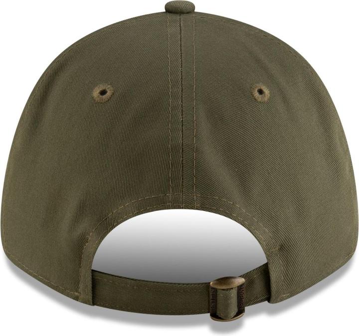 Actual product image New Era 9Forty Strapback Cap - METAL BADGE oliv