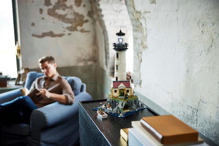 Image du produit LEGO Phare motorisé (21335, LEGO Ideas, LEGO difficiles à trouver)