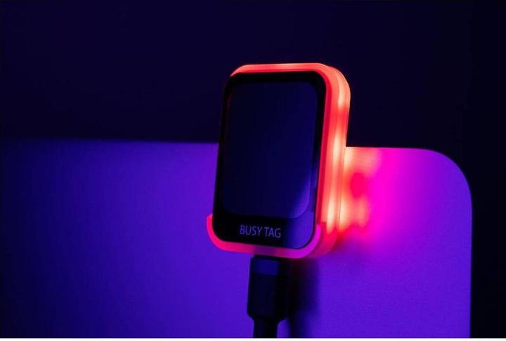 Actual product image Luxafor Busy Tag