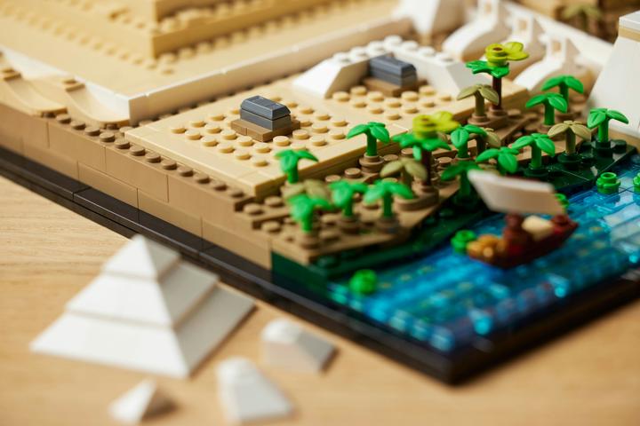 Actual product image LEGO Great Pyramid of Giza (21058, LEGO Architecture)