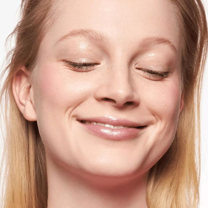Produktbild essence Natural Matte Mousse Foundation (4)