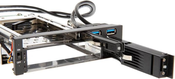 Actual product image Akasa Lokstor M51 enclosure for storage drives with front connectors