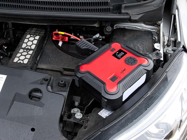 Produktbild Revolt 4in1-Starthilfe-Powerbank (1200 A, 16000 mAh)