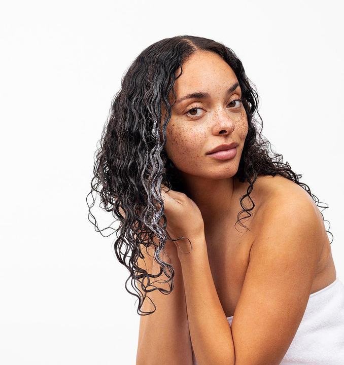Actual product image Maria Nila Coils & Curls Oil in Cream (100 ml)