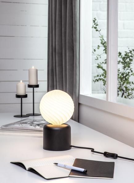 Actual product image Star Trading Lamp holder Glans with Switch E27 BK (E27)
